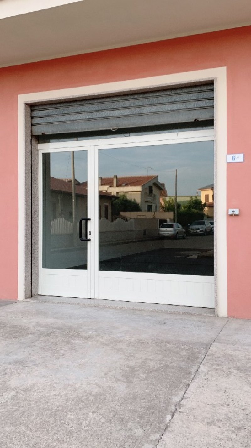 San Sperate locale commerciale c1 a Cagliari in Affitto