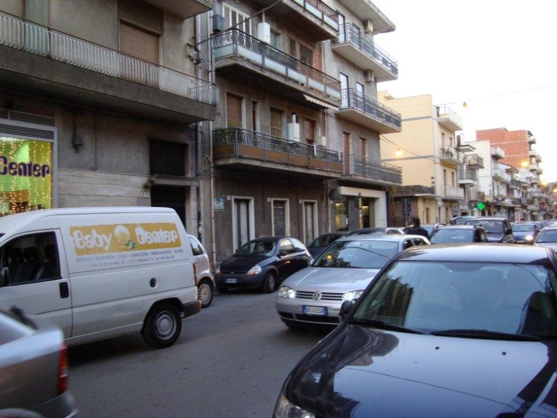 Patern locale uso commerciale o ufficio a Catania in Vendita