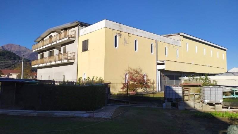 Loranz capannone su terreno edificabile a Torino in Vendita