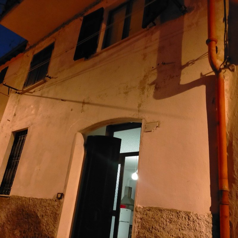 casa nel paese di Crocefieschi a Genova in Vendita