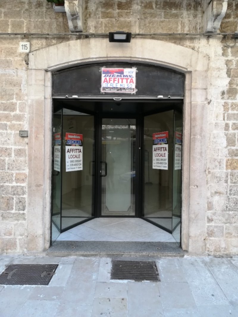 Barletta centro locale commerciale a Barletta-Andria-Trani in Affitto