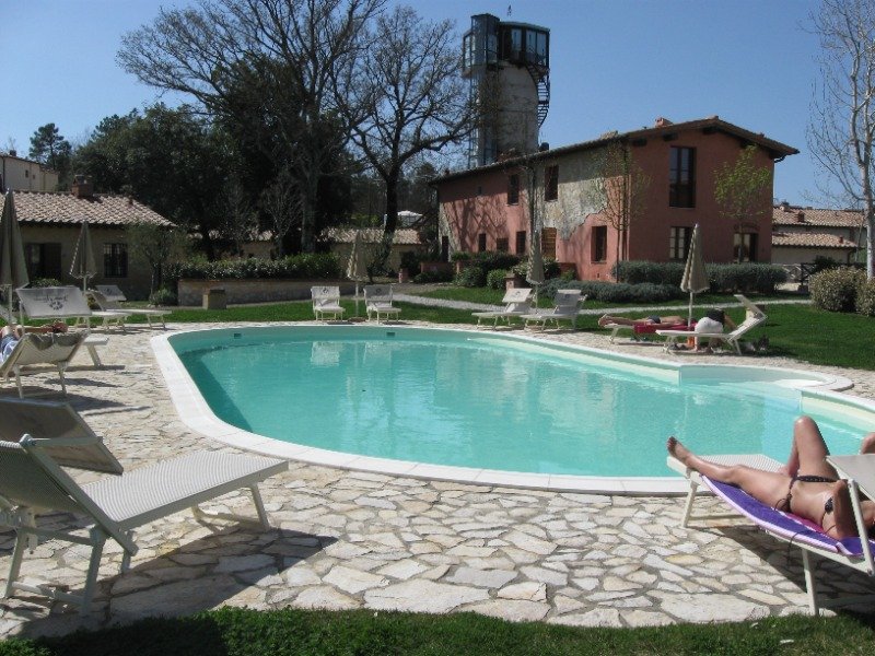Gambassi Terme appartamento con giardino a Firenze in Vendita