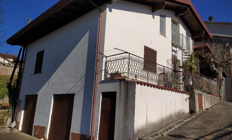Ferentino casa indipendente a Frosinone in Vendita