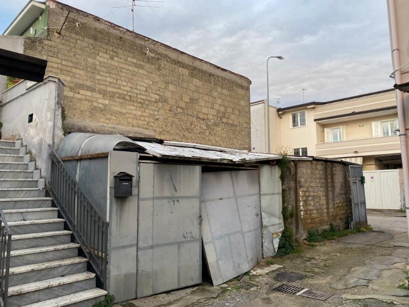 Arzano deposito garage a Napoli in Vendita