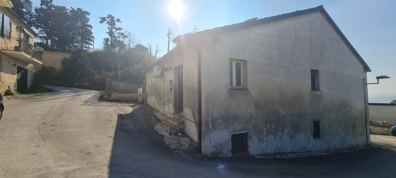 Loreto casa completamente da ristrutturare a Ancona in Vendita