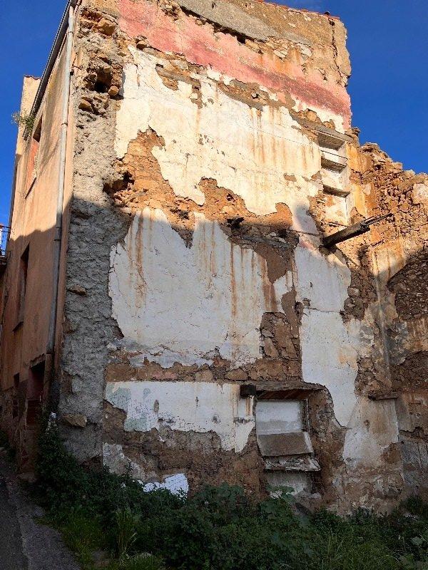 Bono casa da ristrutturare a Sassari in Vendita