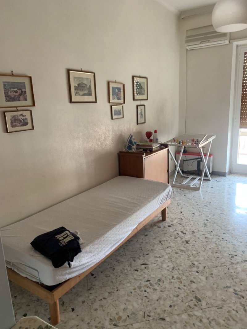 Bari stanze in appartamento ammobiliato a Bari in Affitto