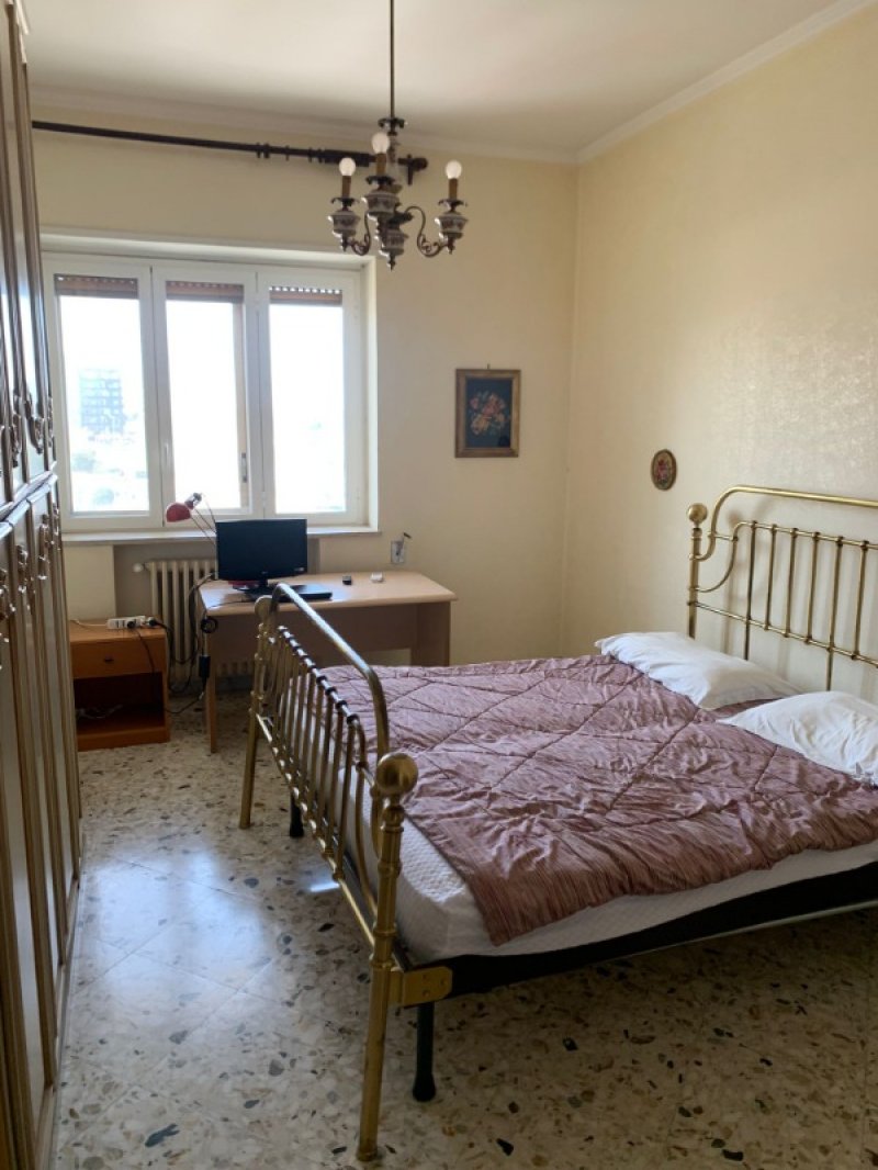 Bari stanze in appartamento ammobiliato a Bari in Affitto