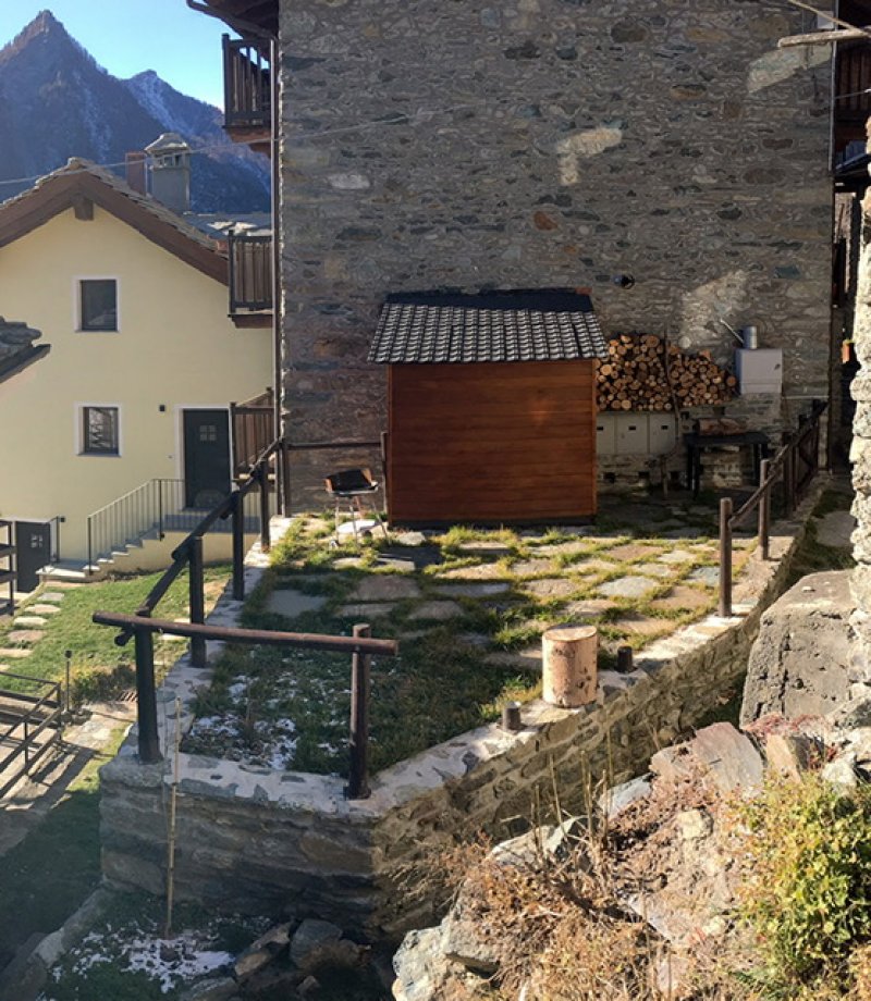 Champorcher casa con giardino privato a Valle d'Aosta in Vendita