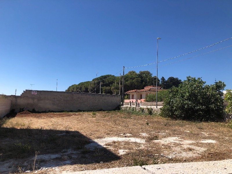 terreno edificabile a Uggiano La Chiesa a Lecce in Vendita