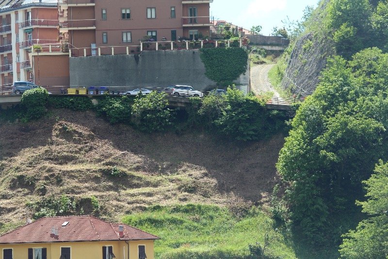 terreno sito a Mele a Genova in Vendita