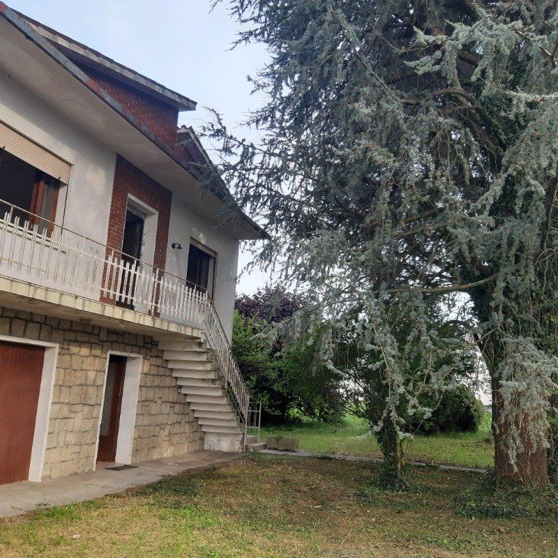 Salvaterra Badia Polesine casa con il giardino a Rovigo in Vendita