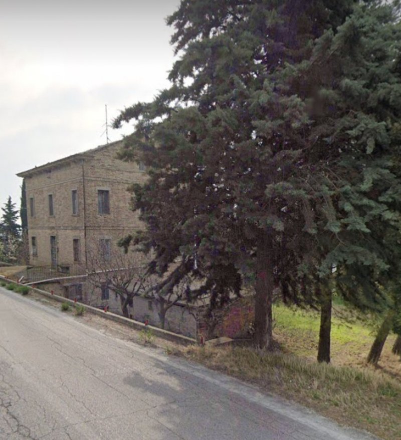 casa colonica pressi nuovo ospedale di Fermo a Fermo in Vendita