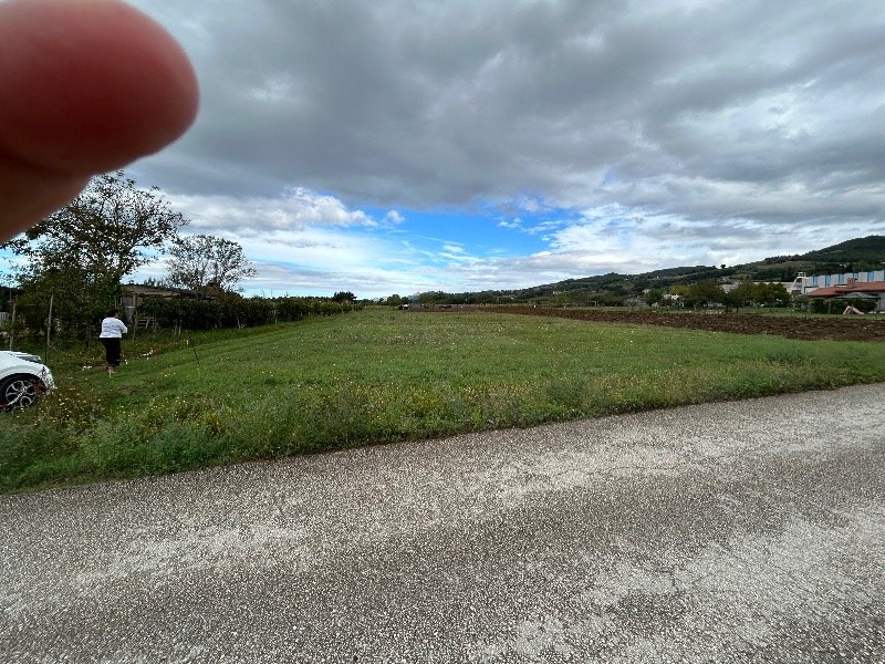 Gubbio terreno agricolo pianeggiante a Perugia in Vendita