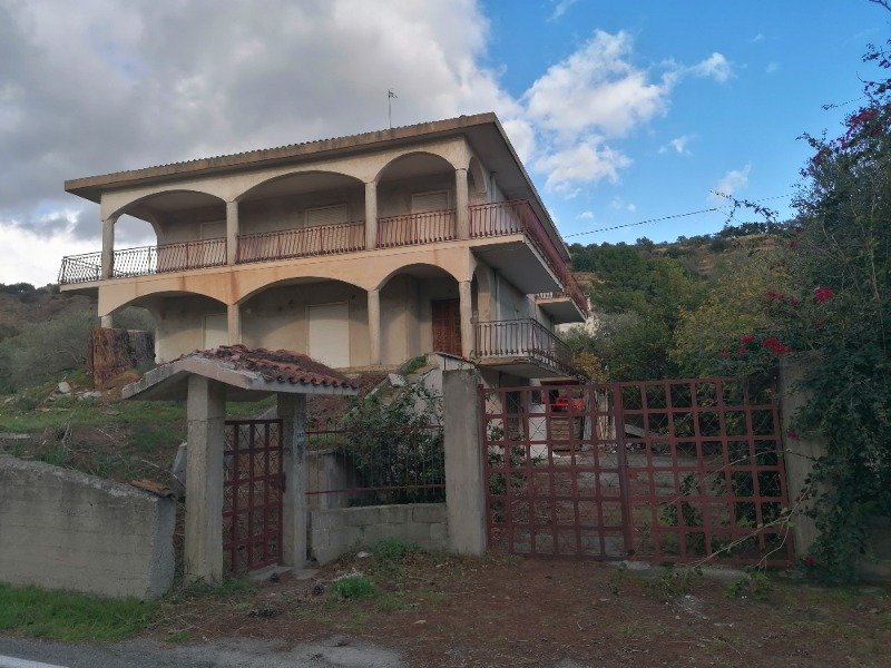 Portigliola villa a Reggio di Calabria in Vendita