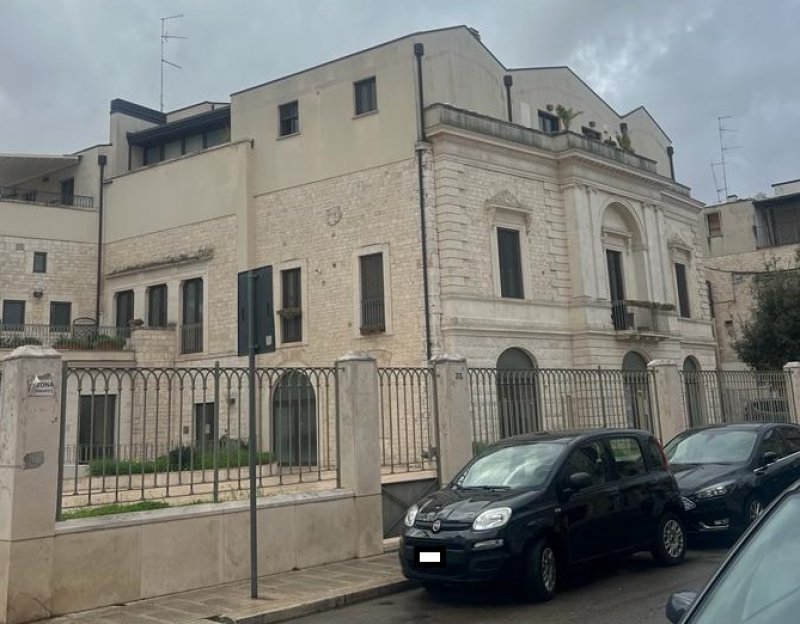 Casamassima centro appartamento trivani a Bari in Vendita