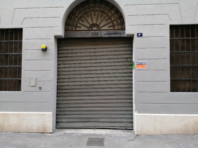 Trieste zona bariera posto auto in garage a Trieste in Vendita