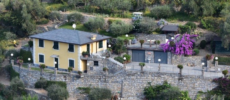 Zoagli cornice di Sant'Ambrogio villa a Genova in Vendita