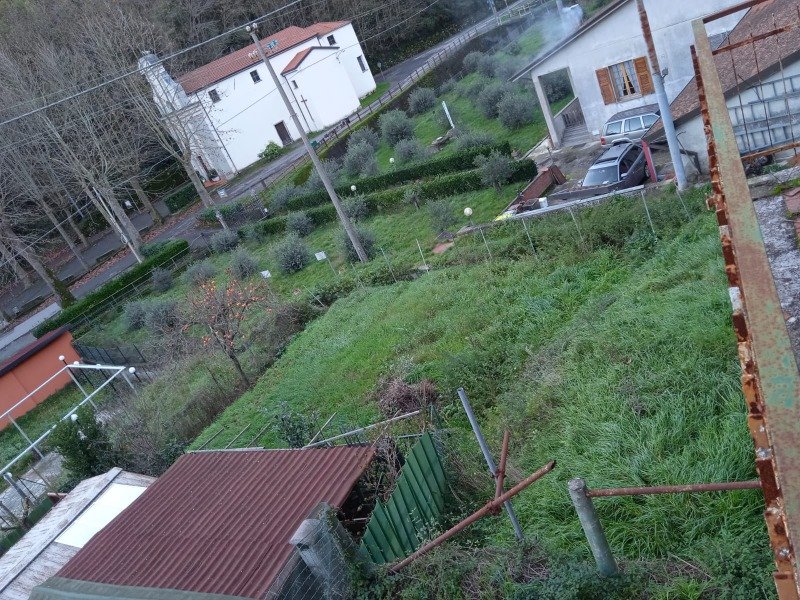 Vezzano Ligure da privato casa con giardino a La Spezia in Vendita
