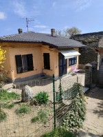 Annuncio vendita Borgo Val di Taro casa con giardino e rustico