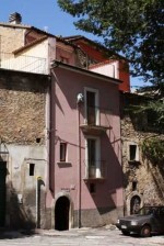 Annuncio vendita Sulmona abitazione che si sviluppa su tre piani