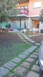 Annuncio vendita Roma bilocale con patio coperto