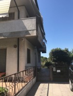 Annuncio vendita Viareggio villetta divisa in due appartamenti