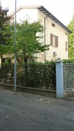 Annuncio vendita Reggio Emilia villetta con doppio garage